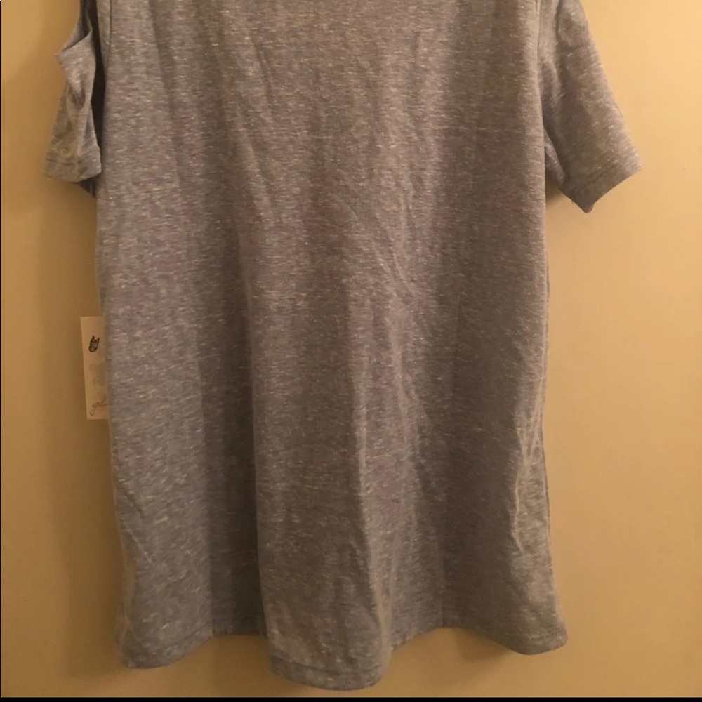 Women’s blouse - Picture 2 of 3